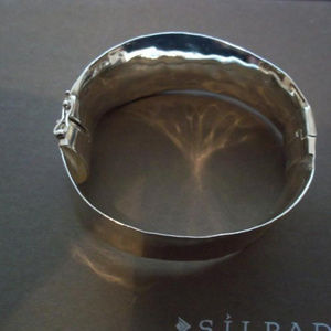 Silpada Jewelry - B2260 Silpada Sterling Hinged Bangle bracelet Silpada Jewelry - B2260 Silpada Sterling Hinged Bangle bracelet